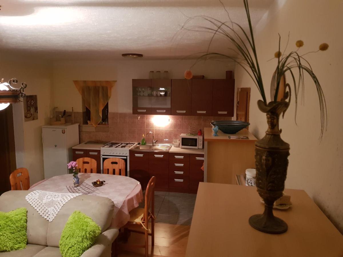 סנג' Apartments Varga מראה חיצוני תמונה