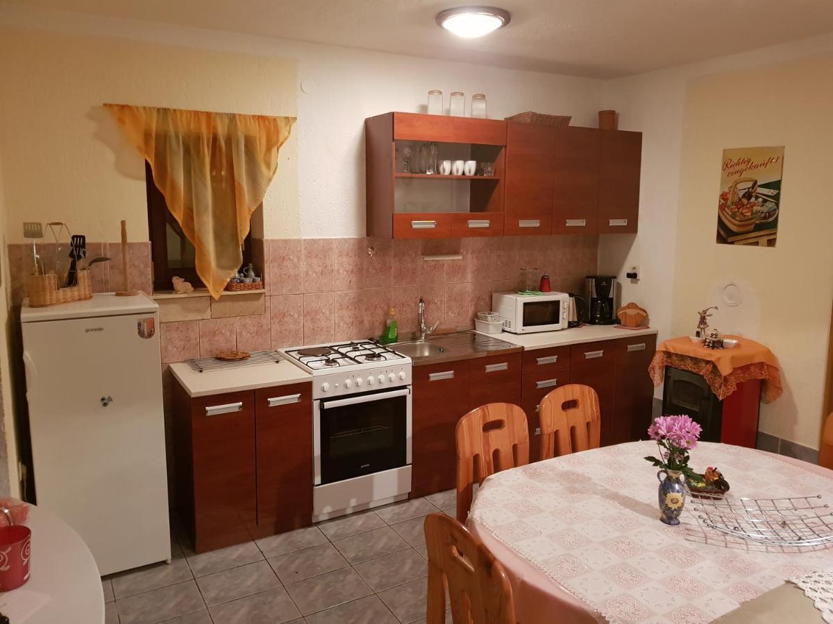 סנג' Apartments Varga מראה חיצוני תמונה