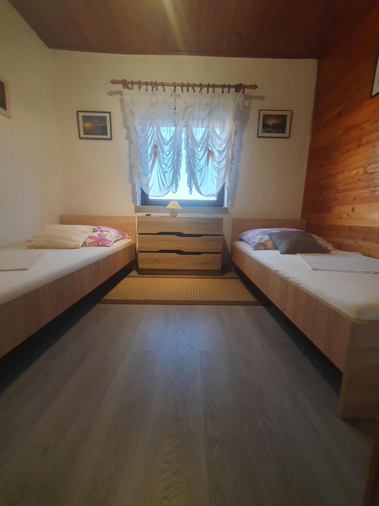 סנג' Apartments Varga מראה חיצוני תמונה